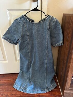 Old Navy Blue Denim Short Sleeve Shift Dress